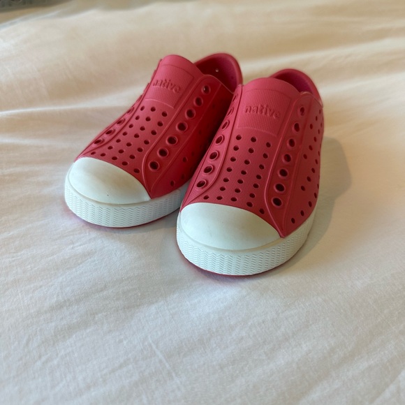 Native Jefferson Waterproof Shoes (Toddler Size 9) - Picture 1 of 3